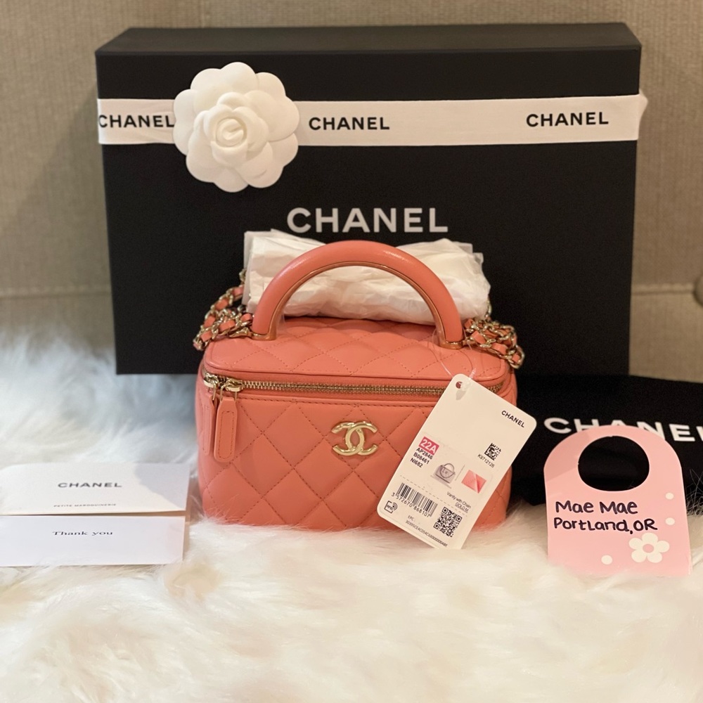 Chanel 22A Brand New Pink Vanity with chain Lambskin GHW with Handle